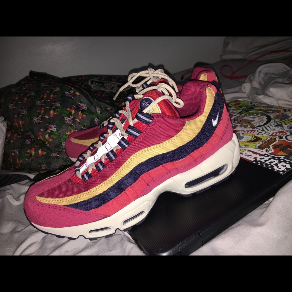 Nike Air Max 97 PR Men’s 7.5 Women’s 8.5